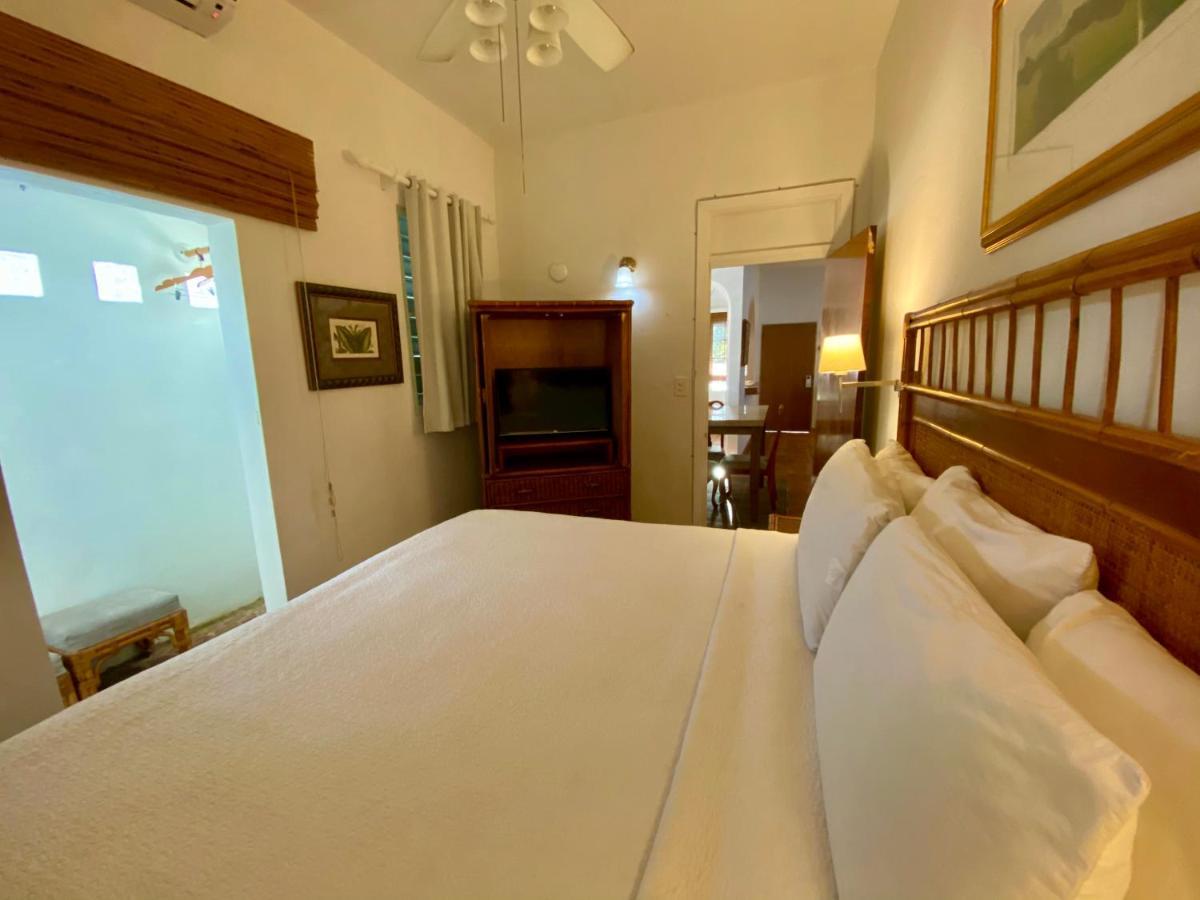 At Wind Chimes Boutique Hotel 산후안 외부 사진