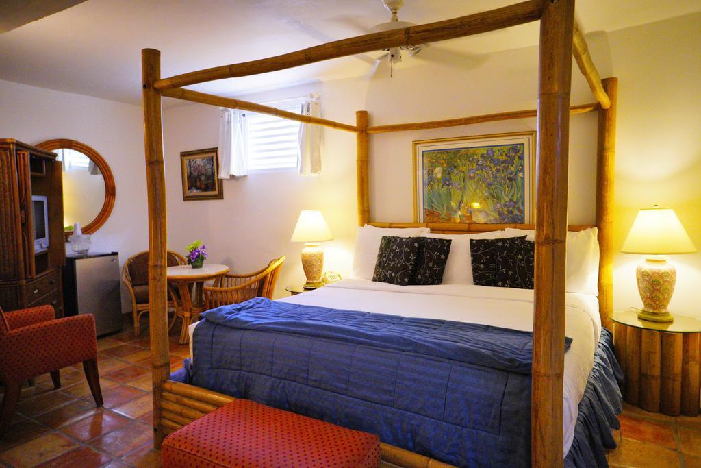 At Wind Chimes Boutique Hotel 산후안 외부 사진