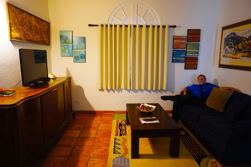 At Wind Chimes Boutique Hotel 산후안 외부 사진