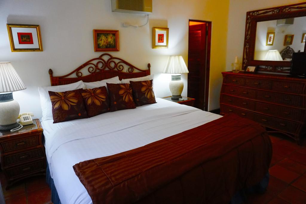 At Wind Chimes Boutique Hotel 산후안 외부 사진